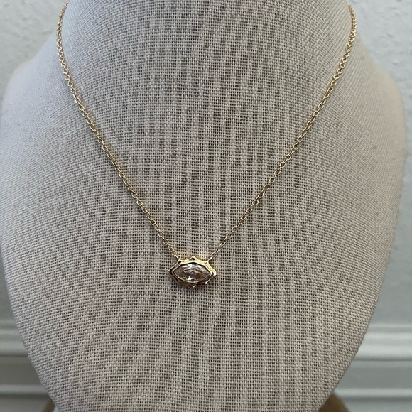 Necklace‎ - Picture 3 of 7